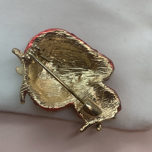 Rhinestone Red Strawberry Brooch - Picture 2 of 3